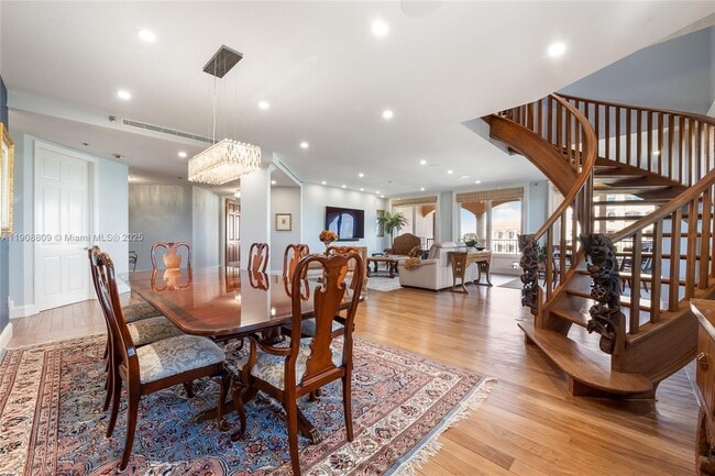 Photo - 13643 Deering Bay Dr Unidad 165