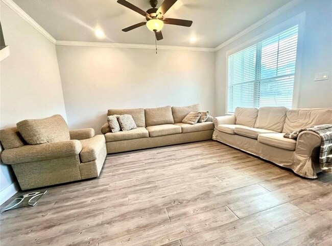 Photo - 2126 Crescent Pointe Pkwy