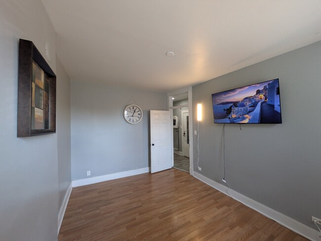 Building Photo - Updated 2BR/1BA in Pullman – Internet Incl... Unit Apt. 2