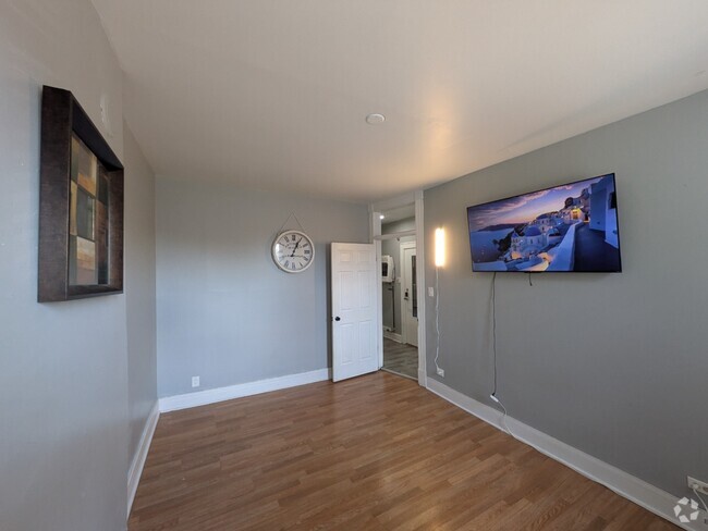 Building Photo - Updated 2BR/1BA in Pullman – Internet Incl... Unit Apt. 2