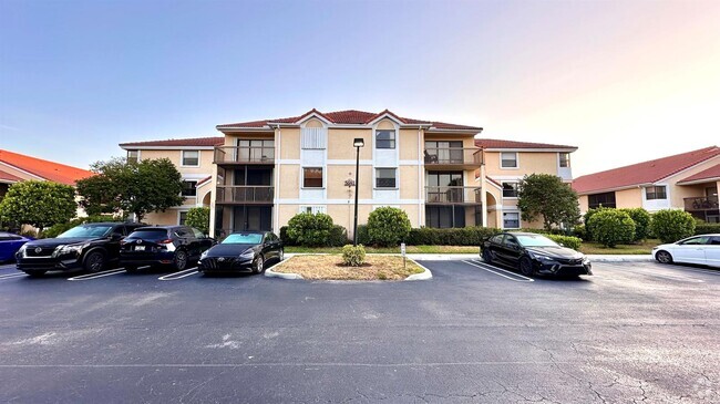 Building Photo - 5641 Riverside Dr Unit 204 Rental