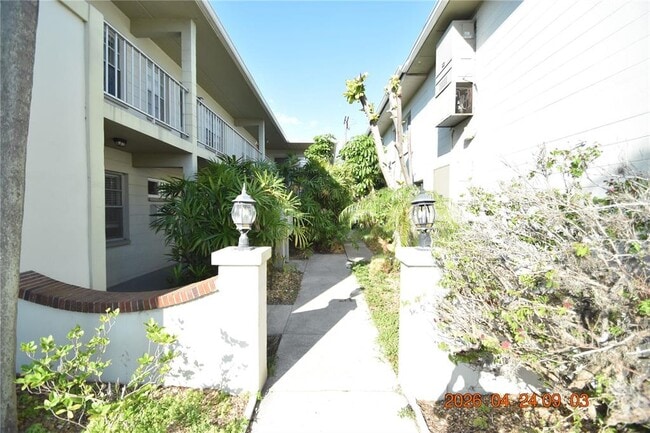 306 Danube Ave Unit 2