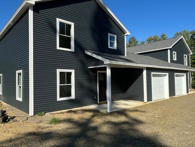 Building Photo - 22 Pond Rd