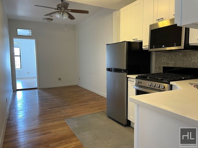 Photo - 6 AVENUE Unit 3L
