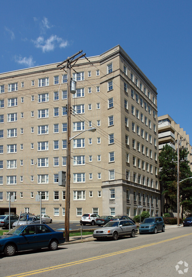 Ruskin Hall - Ruskin Hall Apartments
