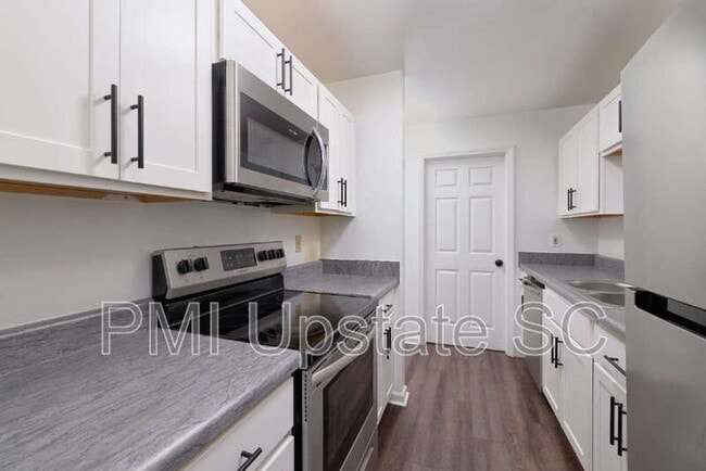 Photo - 111 Charlestowne Way Unit B