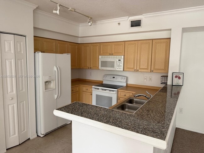 Photo - 6861 SW 44th St Unit 205