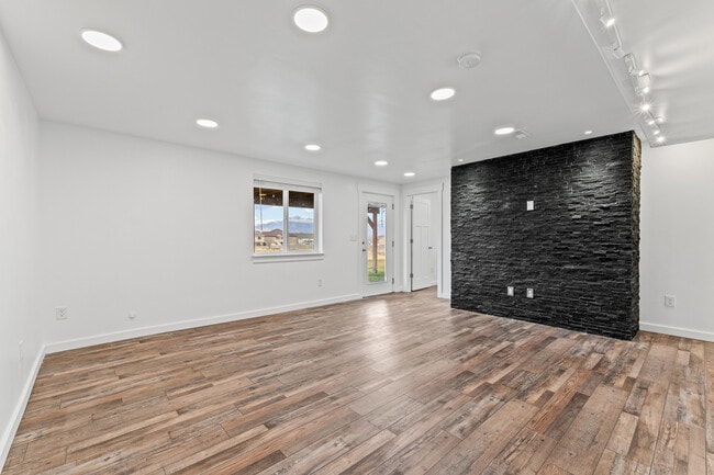 Photo - 4883 E Silver Ridge Rd