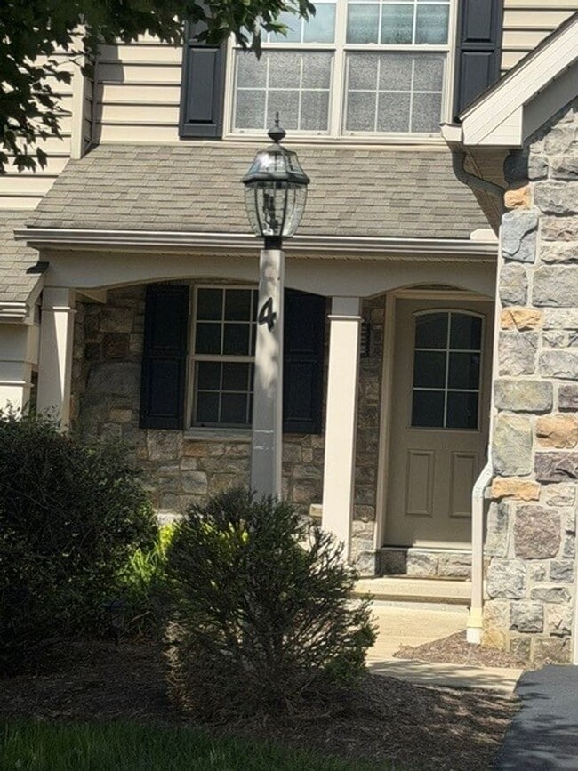 4 Southbrook Dr
