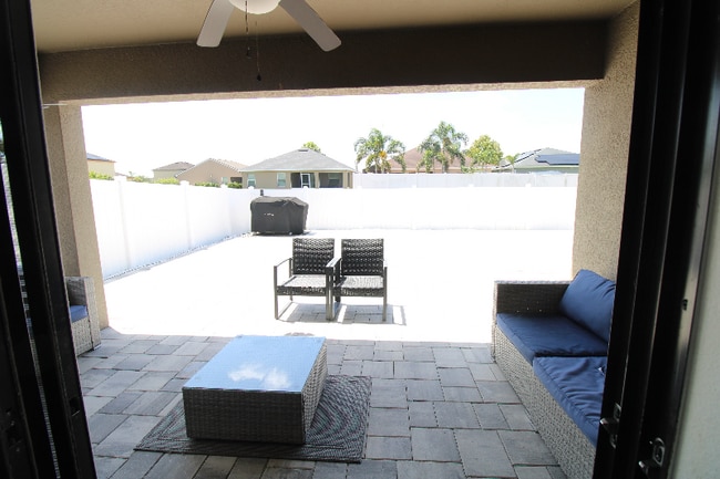 Building Photo - 600 Swallowtail Dr