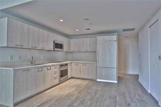 Photo - 55 SW 9th St Unit 1910