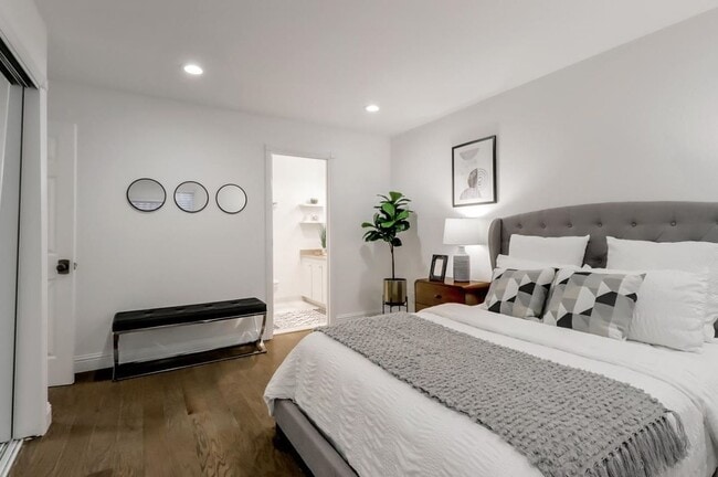 Photo - 307 Tradewinds Dr