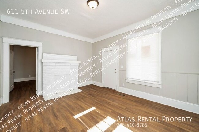 Photo - 611 5th Ave SW