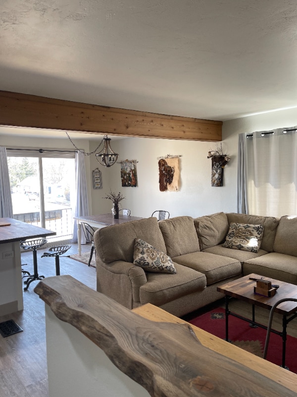 Photo - 1019 2nd St W