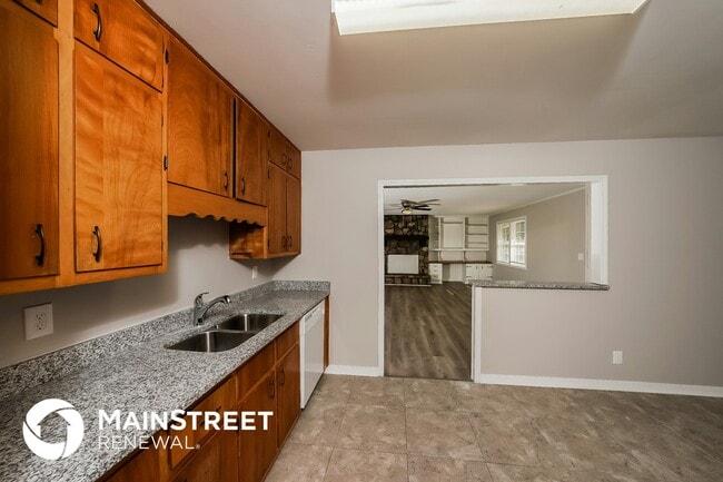 Photo - 1145 Kawanda Ln