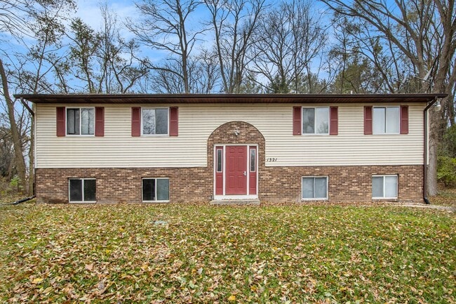 Photo - $1049 Renovated 2 bedroom 1 bathroom apartment with wooded views and patio Unit 1321 Huntington #2