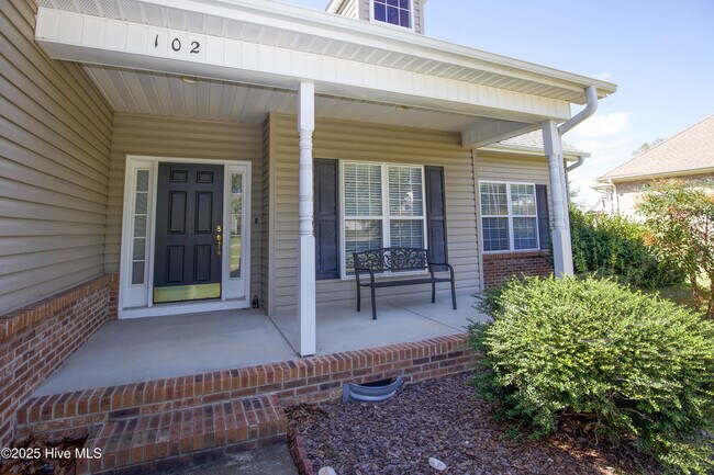 Photo - 102 Newington Way