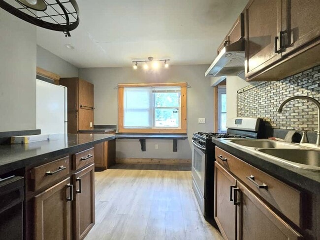 Photo - 1213 W Lexington Ave