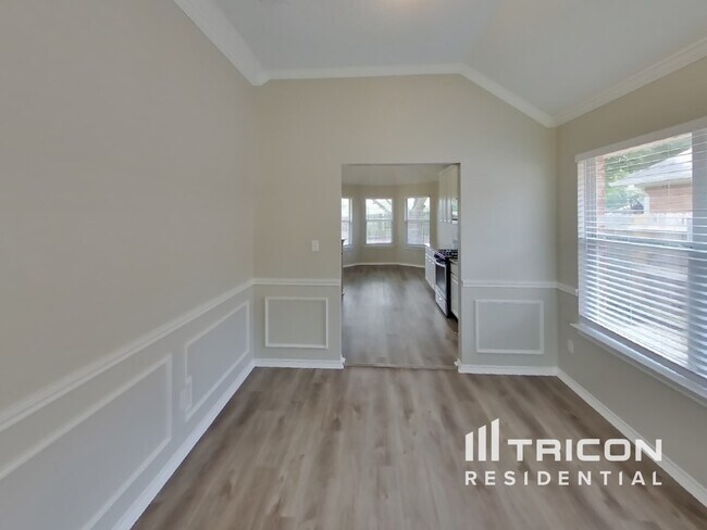 Photo - 2520 Elliott Ave