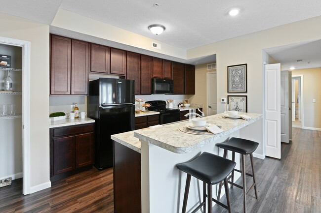 Building Photo - Lakeside Village Rental