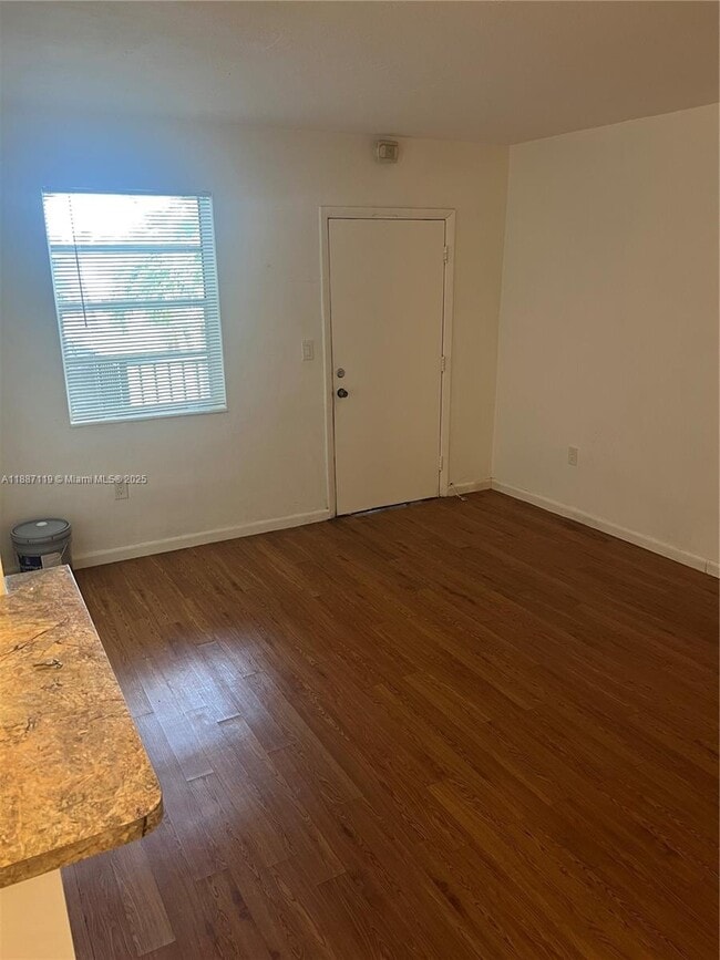 Photo - 4300 SW 67th Ave Unidad 30