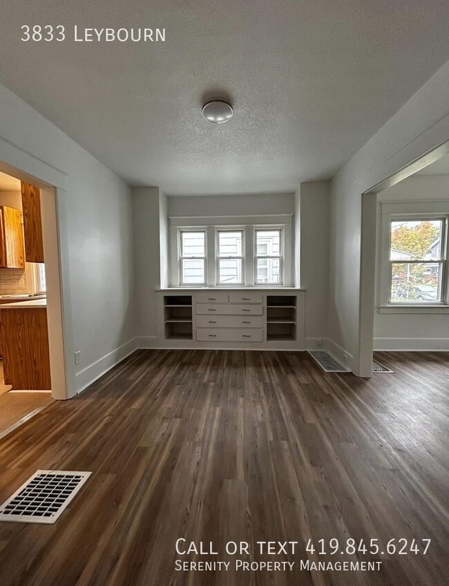 Photo - 3833 Leybourn-