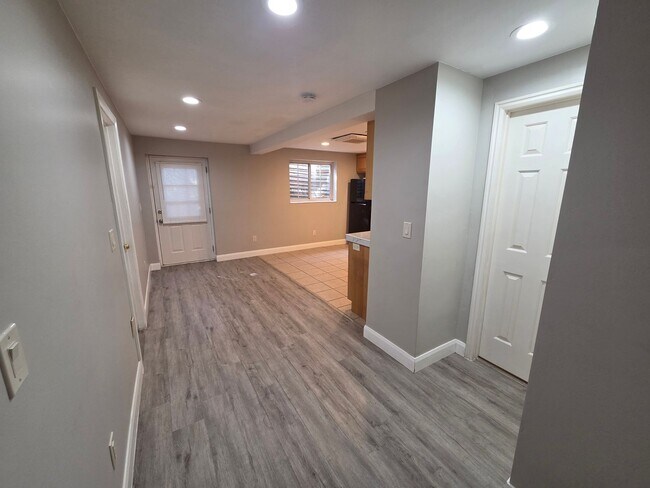 1534 W 8050 N Unit Lower