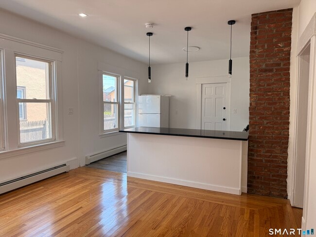Building Photo - 133 Gerrish Ave
