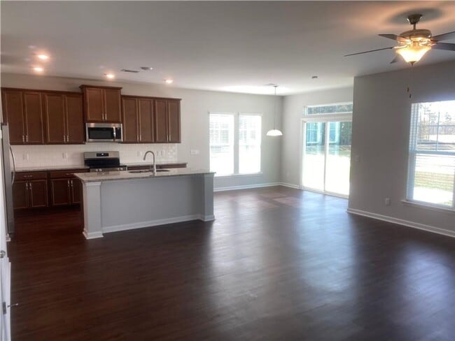 Photo - 4 bed 2.5 bath Available in Feburary