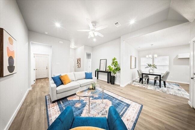 Photo - 1624 E Collin St