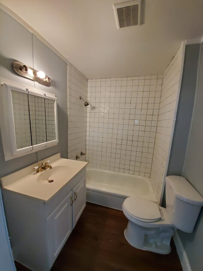 Photo - Beautiful & Quaint 2 Bedroom Single Family Home in Tampa! AVAILABLE FOR IMMEDIATE MOVE IN!!