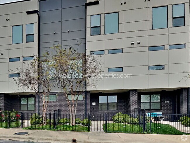 Building Photo - 1625 Hickory St Rental