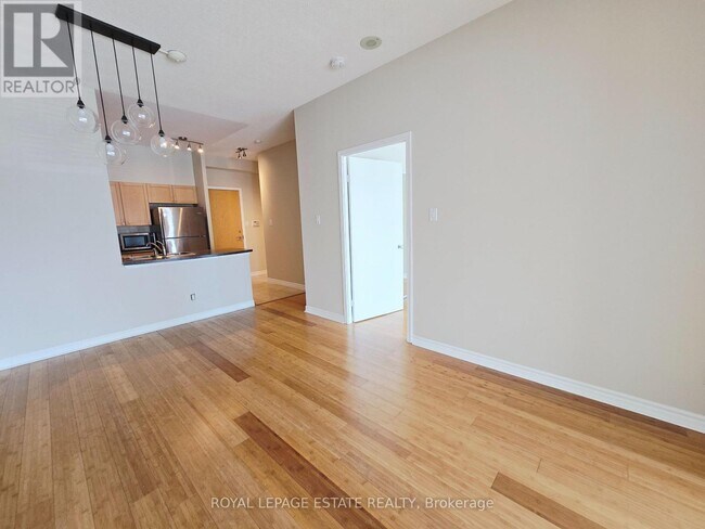 Photo - 600 Queens Quay W Unit 632