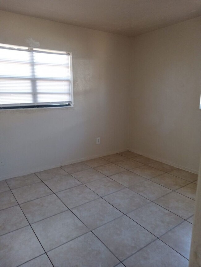 Photo - 220 6th Jpv St