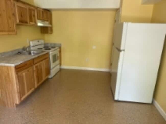 Building Photo - 60 Nancy St