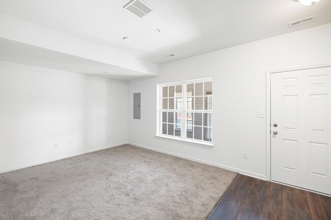 Photo - 415 Lenape Way