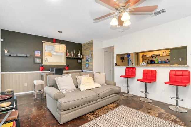 Photo - 1507 Maybrook Ct