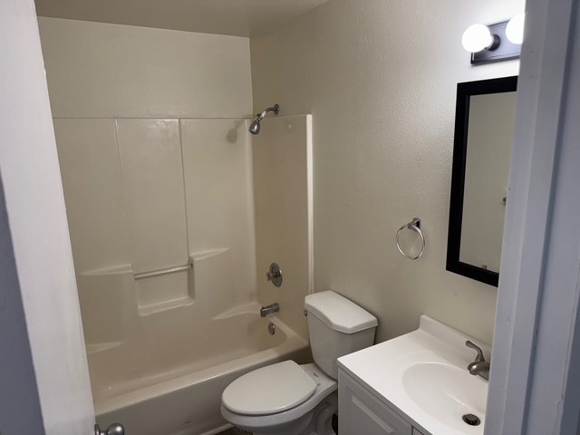 Photo - 507 S Ash St Townhome
