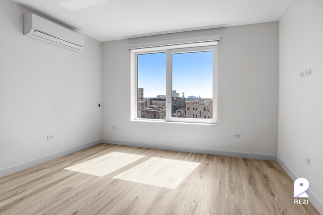 Photo - 670 N May St Unidad 514