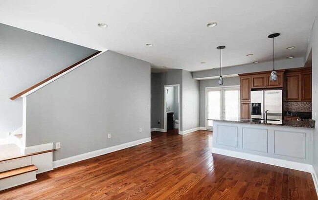 Photo - 1908 Webster St House