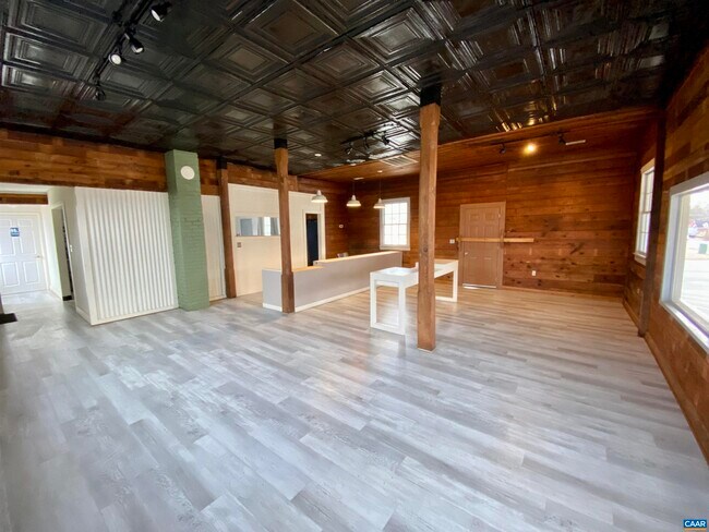 Photo - 2030 Broad St Rd