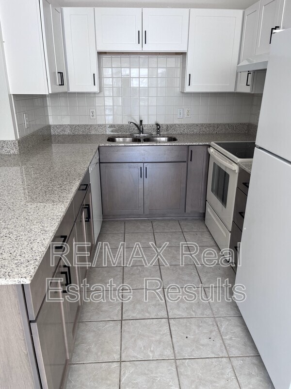 Photo - 1607 Timberline Dr