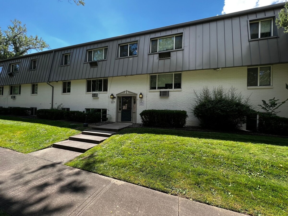 Photo - Mathews327 (KC-RB)