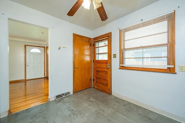 Photo - Gorgeous hardwood floors! 3-Bed Home!