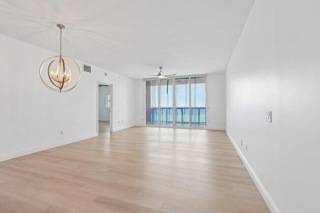 2650 Lake Shore Dr Unit 1202