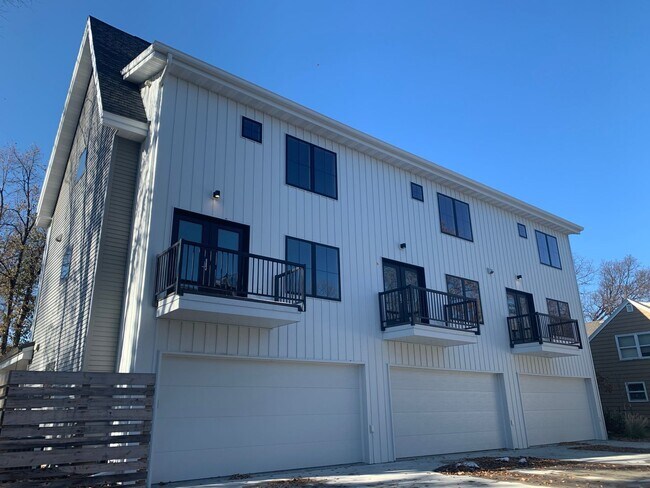 Photo - 389 Unidad 1