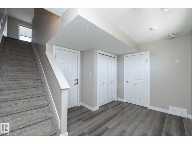 Photo - 2610 Maple Way NW
