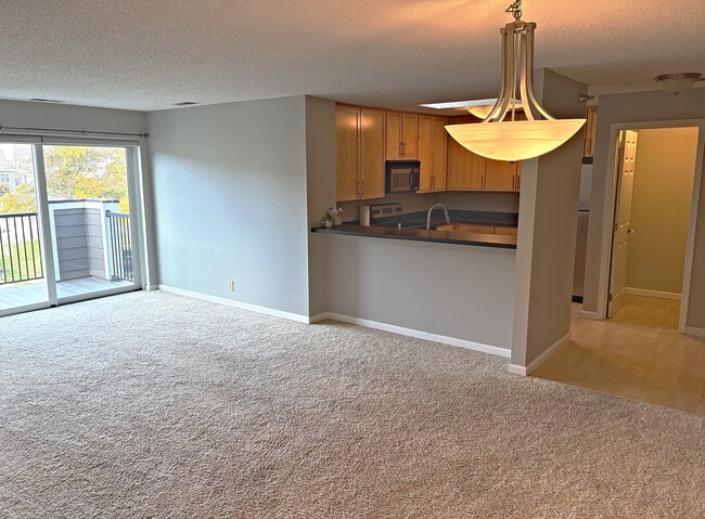 6155 Chasewood Pkwy Unit 202
