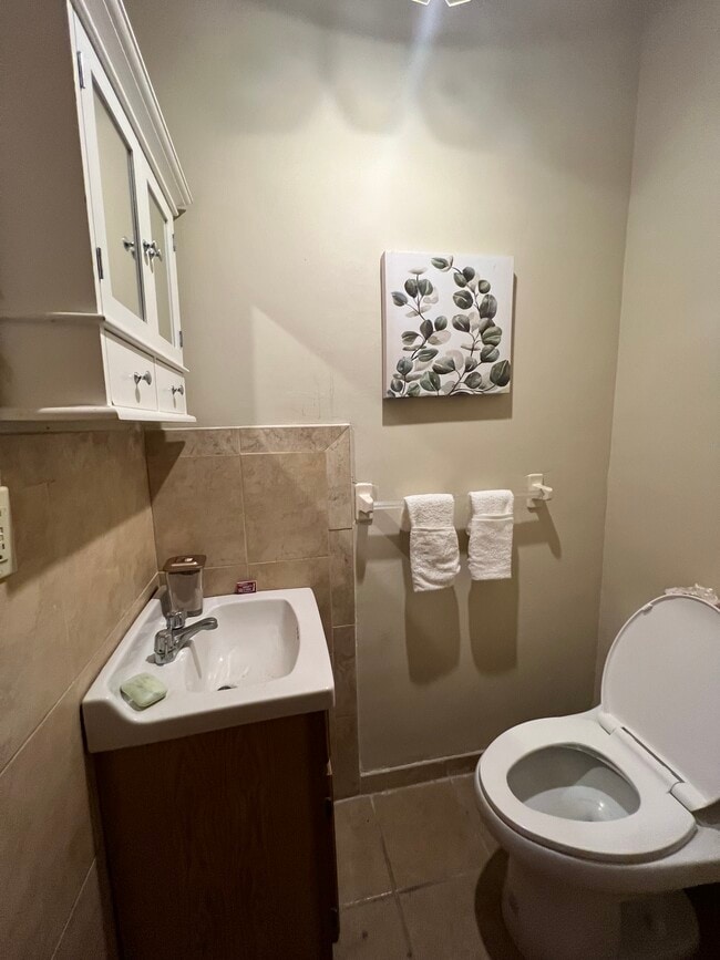 88 Walnut Ave Unit 1