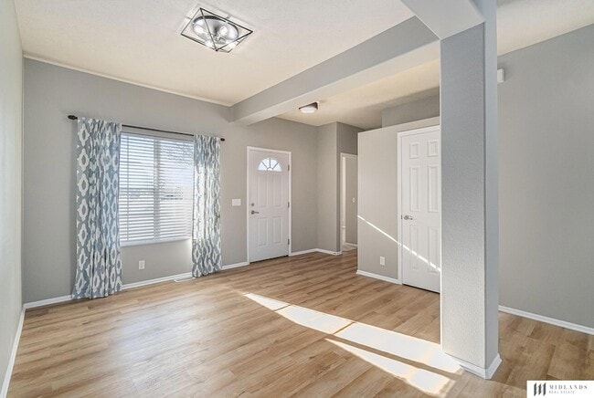 Photo - 4851 S 187th Ave